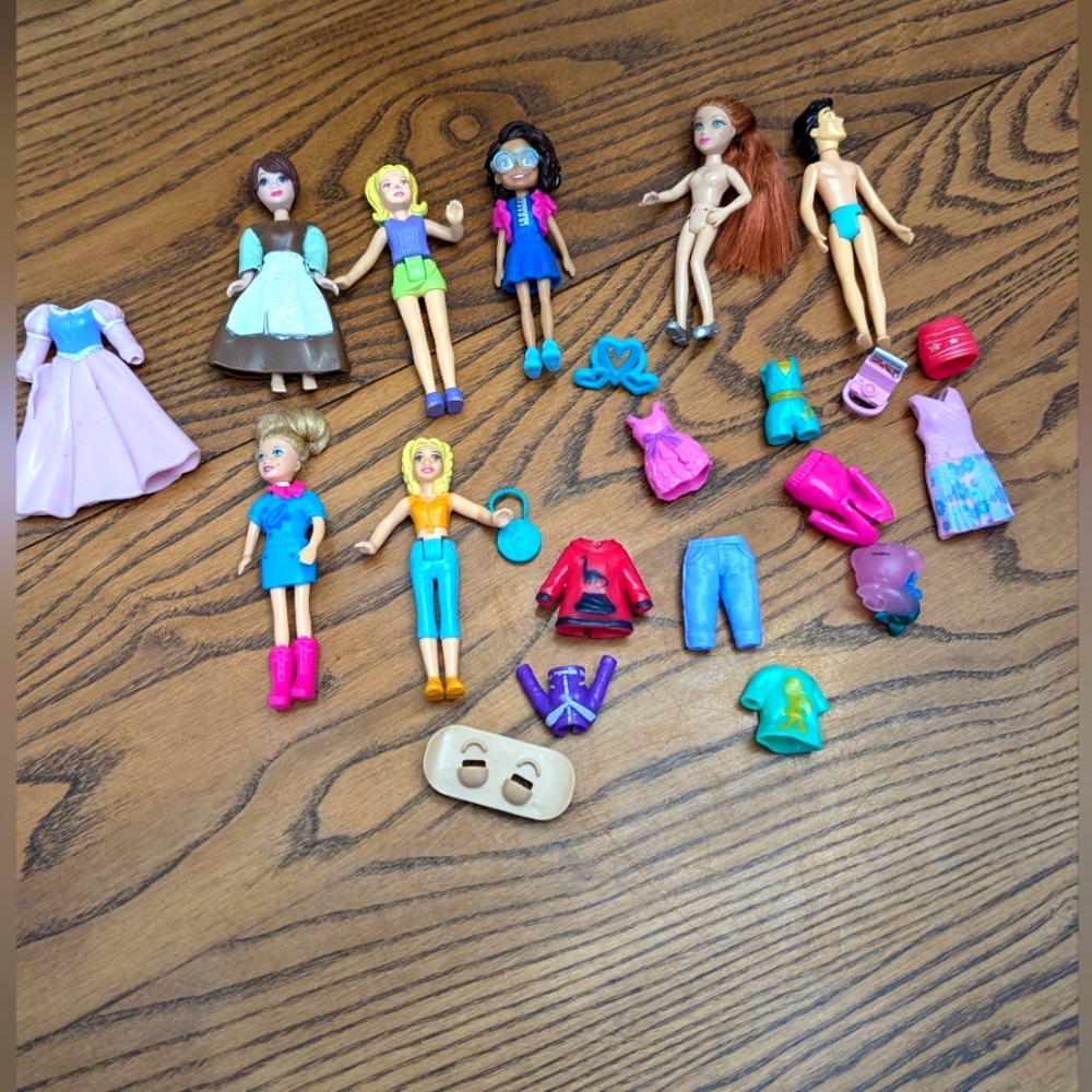Polly Pocket And More. Colorful Kids Mini Doll Lot With Clothes. GUC.